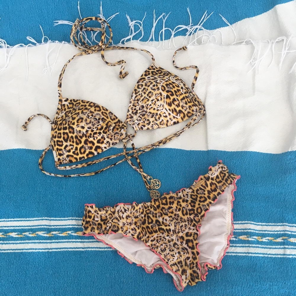 Luli Fama leopard bikini